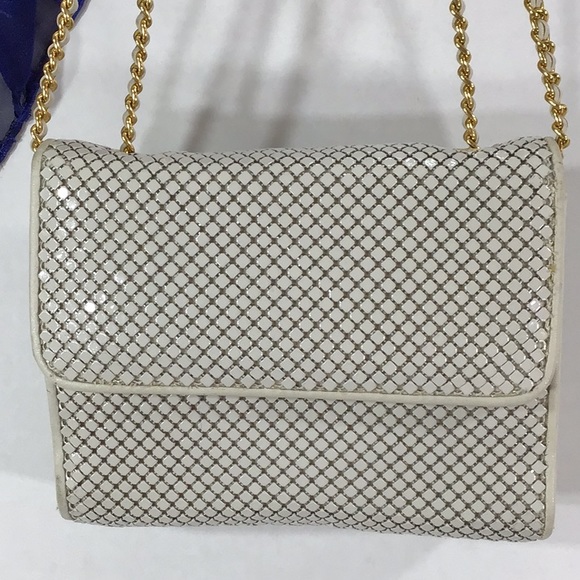Whiting and Davis vintage white evening bag - Picture 4 of 14
